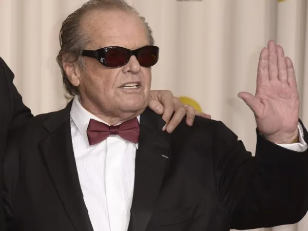 Πορτρέτο του ηθοποιού Jack Nicholson, ο οποίος ανακάλυψε την αλήθεια για τη βιολογική του μητέρα.