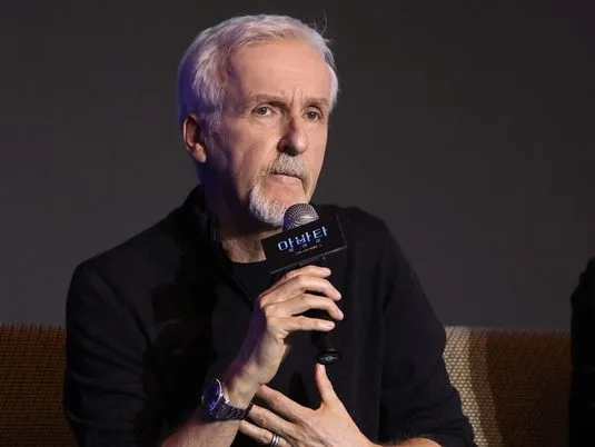 Ο σκηνοθέτης James Cameron σε επίσημη εμφάνιση, εκφράζοντας τις απόψεις του για τα βραβεία Όσκαρ και το Netflix.
