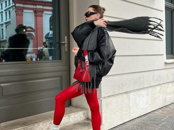 Αυτές είναι οι τάσεις στα κασκόλ που θα σε κρατήσουν ζεστή και κομψή σε κάθε σου βήμα