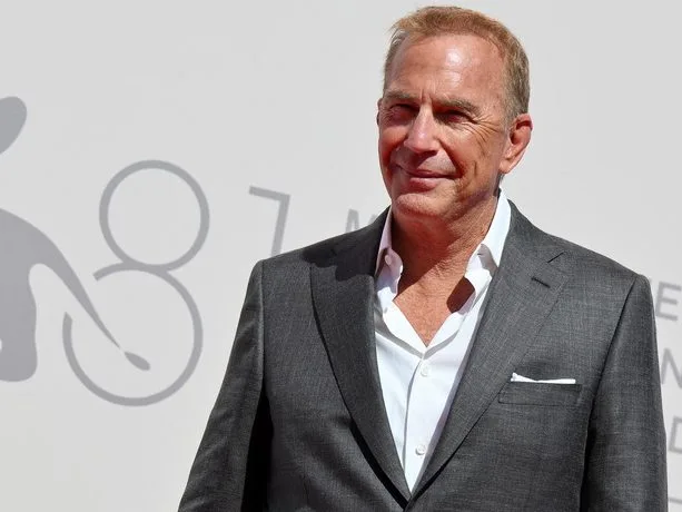 Ο ηθοποιός Kevin Costner, ο οποίος θα υποδυθεί τον Bill Clinton στη νέα σειρά United.
