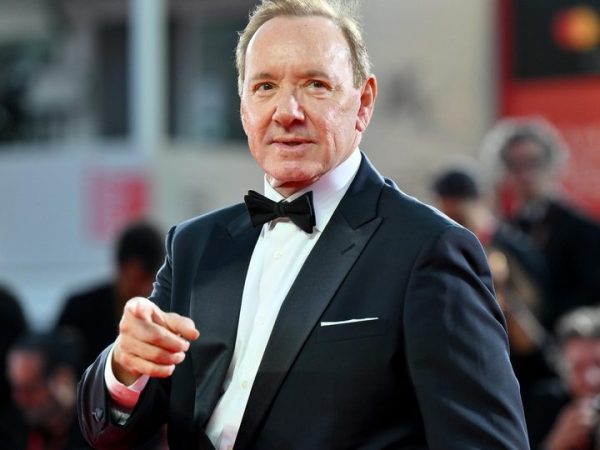 Ο Κevin Spacey ξεσπά – «Δεν είμαι αστεγός» λέει και κατηγορεί τον Τύπο για παραπληροφόρηση