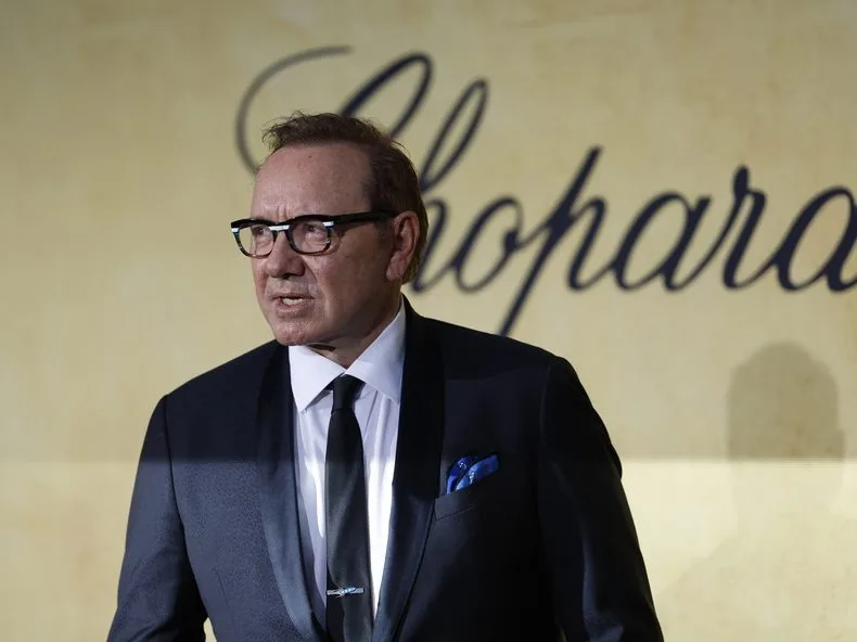 Ο Kevin Spacey δηλώνει άστεγος 7 χρόνια μετά το σκάνδαλο σεξουαλικής επίθεσης