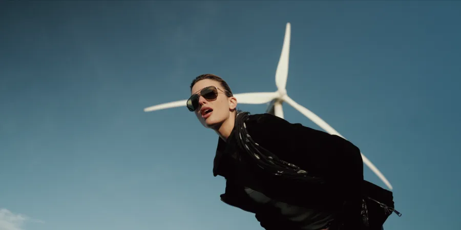 Εντυπωσιάζει ο Κώστας Μαρτάκης στο video clip του νέου του τραγουδιού «Αν»
