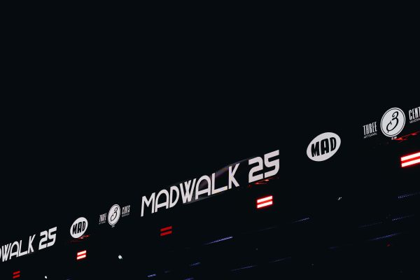 O Tso και η Greatness Athens έκαναν τις πρόβες για το MadWalk 2025 by Three Cents να μοιάζουν με party