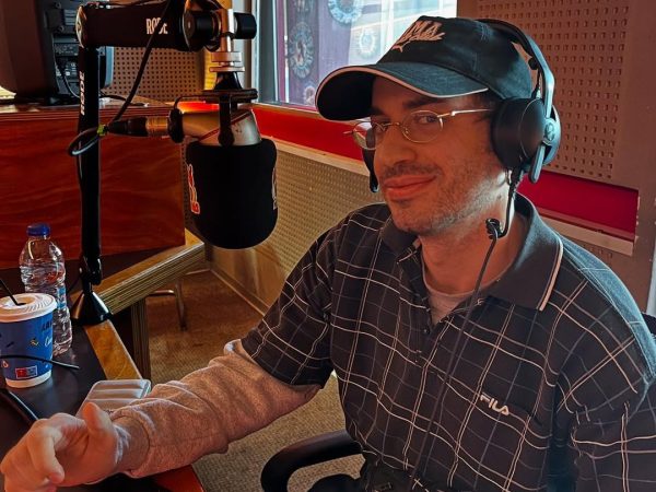 Ο Μάνος Καμακάρης στο Mad Radio 106,2:Εκτός από makeup artist  είναι gamer και φανατικός συλλέκτης LEGO