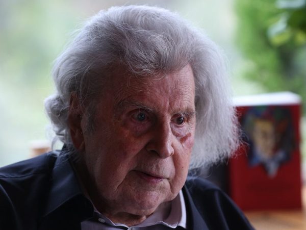 Μίκης Θεοδωράκης: Ήταν καταθλιπτικός με αυτοκτονικές τάσεις σύμφωνα με την κόρη του