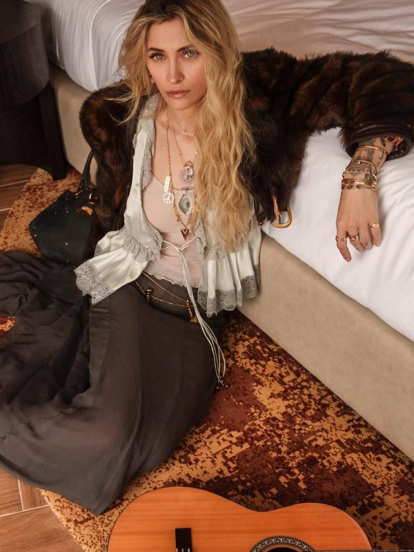Πορτρέτο της Paris Jackson από τον προσωπικό της λογαριασμό στο Instagram.