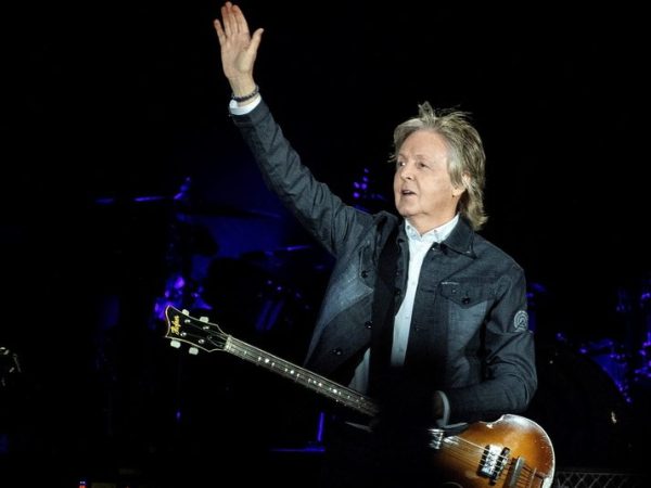 Ο Paul McCartney κυκλοφορεί «σιωπηλό» τραγούδι κατά της τεχνητής νοημοσύνης