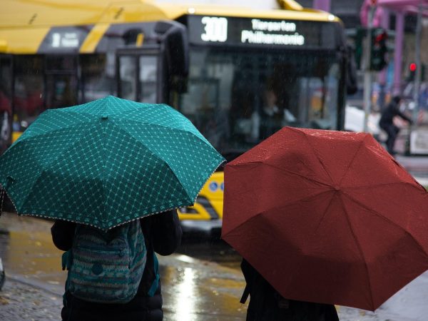 Ραγδαία μεταβολή του καιρού: Βροχές και Καταιγίδες χτυπούν τα δυτικά της Χώρας