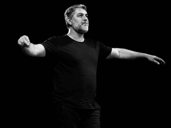 Βασίλης Μπισμπίκης: Κάνει καράτε μέσω Instagram για χάρη της νέας του ταινίας