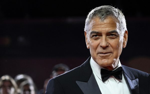 Ο George Clooney θυμάται τον ρόλο που του «άρπαξε» ο Brad Pitt μέσα από τα χέρια