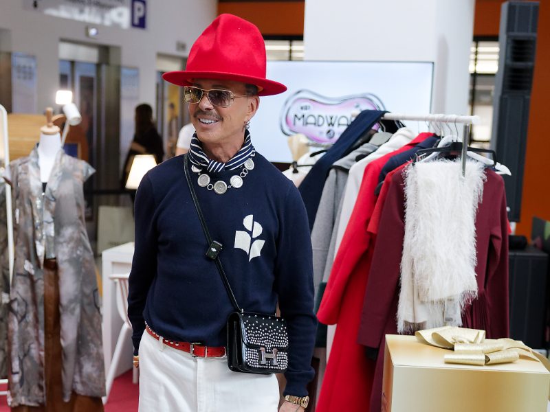 Το Madwalk Gifting Lounge by ΣΚΡΑΤΣ φέρνει ξανά τη λάμψη των Χριστουγέννων στο Athens Metro Mall