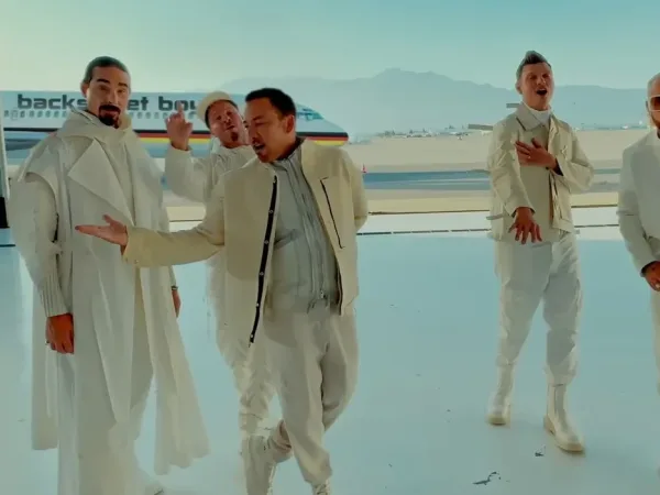 Οι Backstreet Boys αναβιώνουν το I Want It That Way 26 χρόνια μετά (Video)