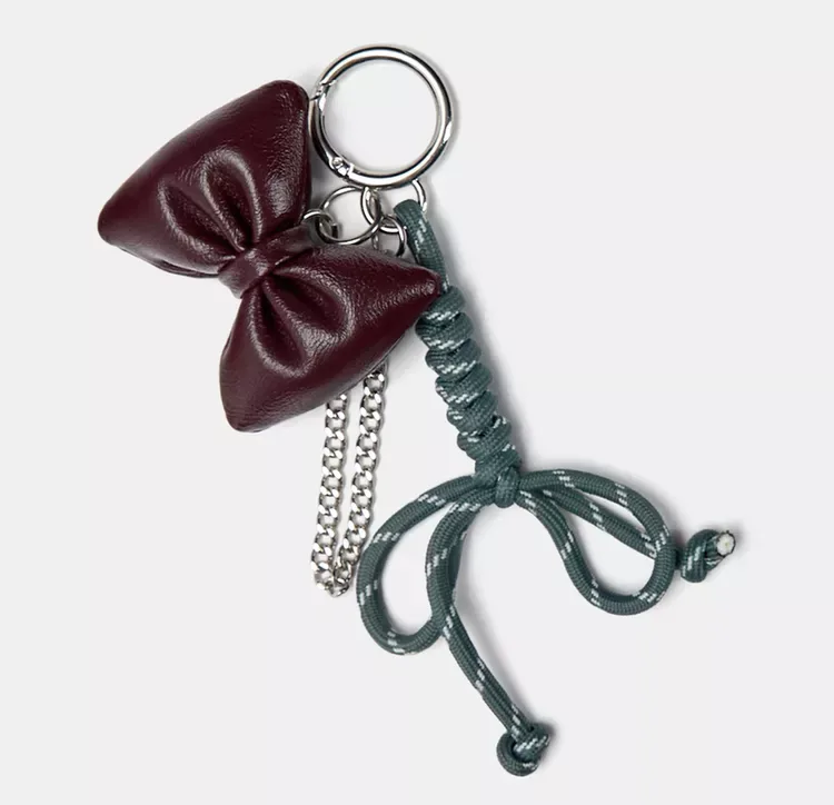 bag_charm_pull_bear