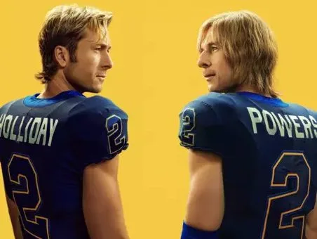 Ο Glen Powell ως Chad Powers σε προωθητική φωτογραφία της σειράς.