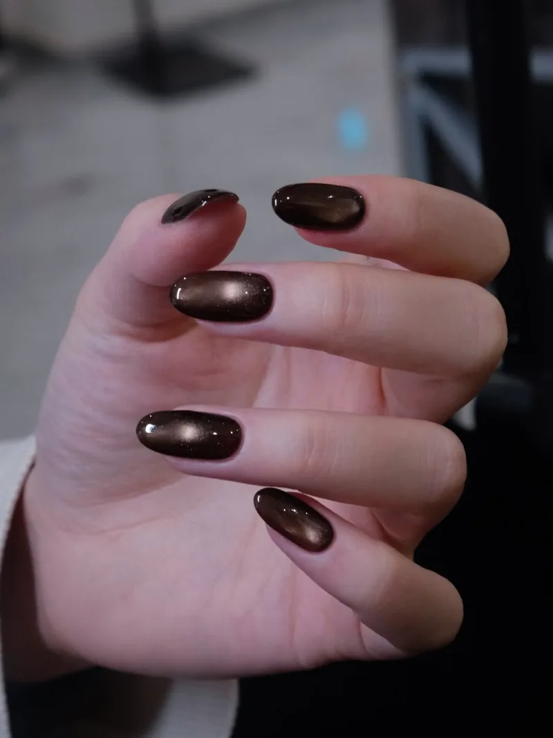 chaviar_nails