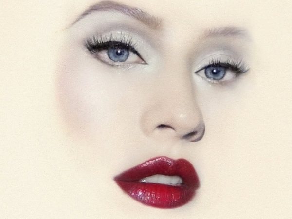 Η Christina Aguilera γιόρτασε τα γενέθλιά της με εντυπωσιακή αλλαγή στην εμφάνισή της