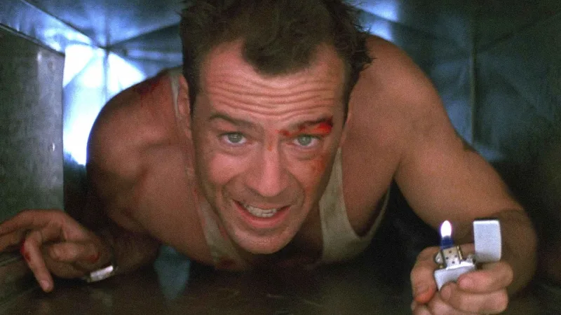 Ο Bruce Willis σε σκηνή από την ταινία Die Hard.