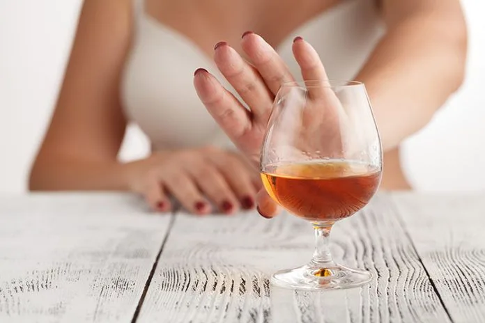 Dry January: Το trend που κυριαρχεί το 2026 και ενθαρρύνει την αποχή από το αλκοόλ