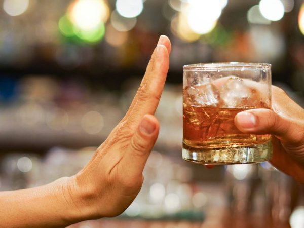 Dry January: Το trend που κυριαρχεί το 2026 και ενθαρρύνει την αποχή από το αλκοόλ