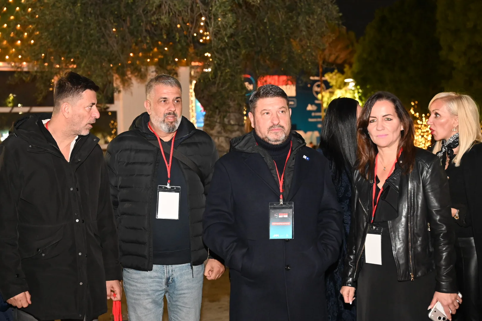 Ο Νίκος Χαρδαλιάς με συνεργάτες στο ΔΕΗ Xmas West Park.