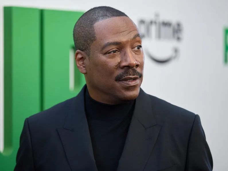 Ο David Spade και ο Eddie Murphy σε κοινή εμφάνιση, πρωταγωνιστές του Saturday Night Live.