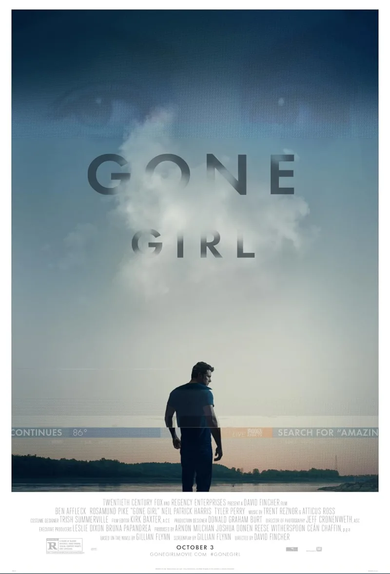 Αφίσα της ταινίας Gone Girl με έναν άνδρα να κοιτάζει το νερό κάτω από έναν συννεφιασμένο ουρανό.