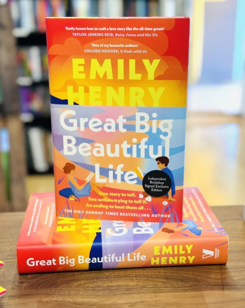 Το βιβλίο "Great Big Beautiful Life" της Emily Henry, ένα από τα καλύτερα βιβλία του 2025 σύμφωνα με το Goodreads.