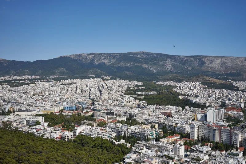 Πρωτοχρονιά στη φύση: 6 μέρη κοντά στην Αθήνα για να πεις «καλή χρονιά» με θέα βουνά και λίμνες