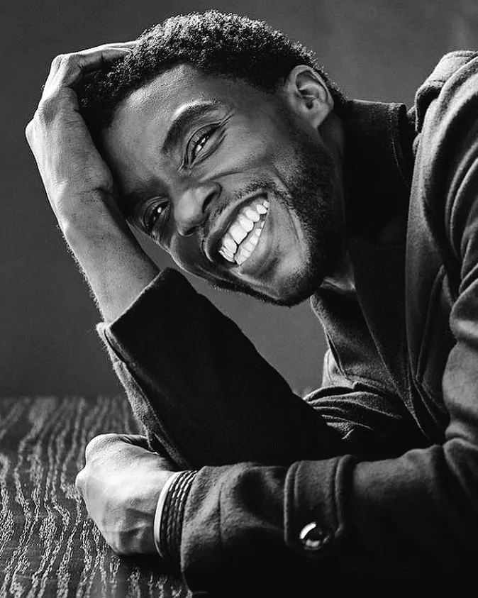 Πορτρέτο του ηθοποιού Chadwick Boseman, πρωταγωνιστή της ταινίας Black Panther.