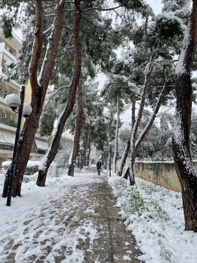Καιρός: Κρύο, χιόνι και θερμοκρασίες υπό το μηδέν την τελευταία μέρα του 2025