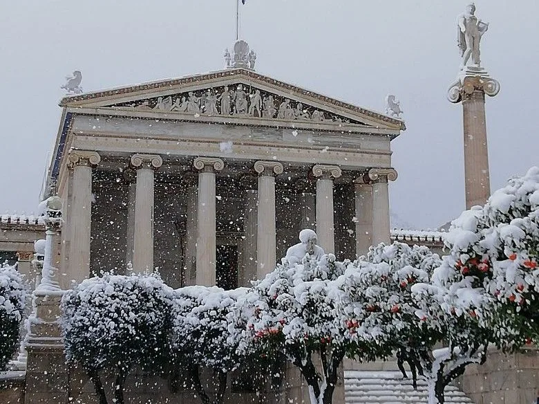 Καιρός: Κρύο, χιόνι και θερμοκρασίες υπό το μηδέν την τελευταία μέρα του 2025