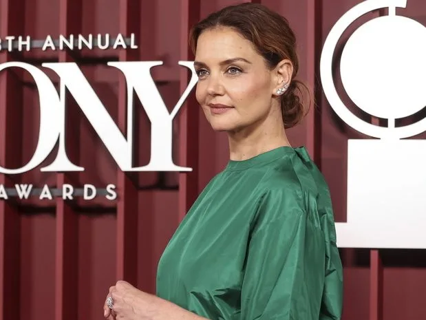 Σπάνια παιδική φωτογραφία της Katie Holmes από την παιδική της ηλικία.