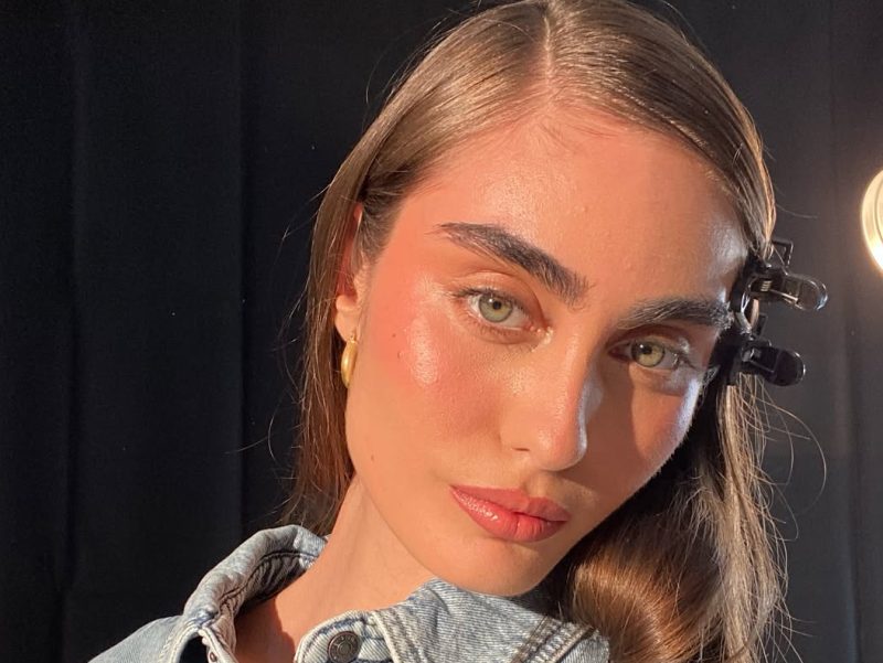 Cloud blush: Το μυστικό για διακριτικό και αέρινο χρώμα στα μάγουλα