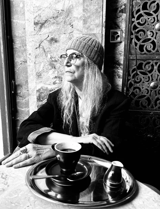 Η Patti Smith σε καφέ