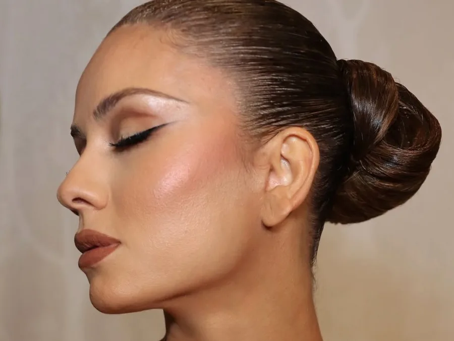 makeup_rouz