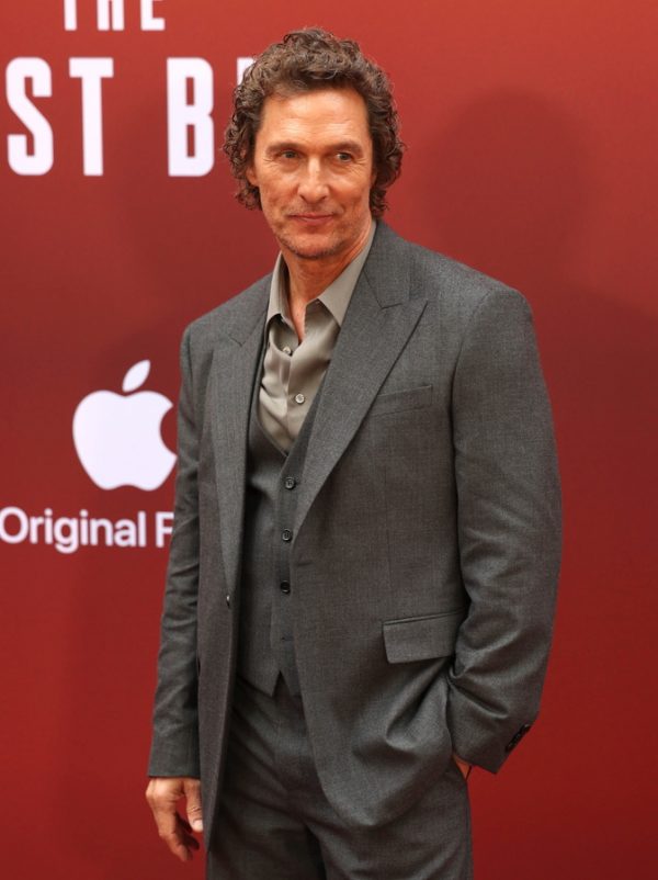 Ο Matthew McConaughey και η Zoe Saldaña πρωταγωνιστούν στη νέα ταινία του Netflix με τίτλο Positano.