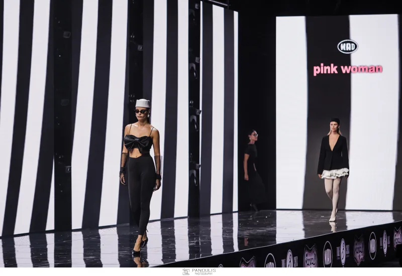 pink_woman_madwalk_2025