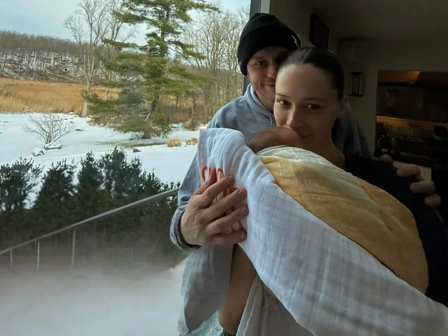Η Elsie Hewitt, σύντροφος του Pete Davidson, σε φωτογραφία από τον προσωπικό της λογαριασμό στο Instagram.