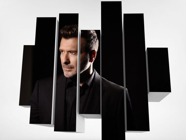 Γιάννης Πλούταρχος – «Δε Γίνεται»: Το νέο δυναμικό ζεϊμπέκικο του τραγουδιστή
