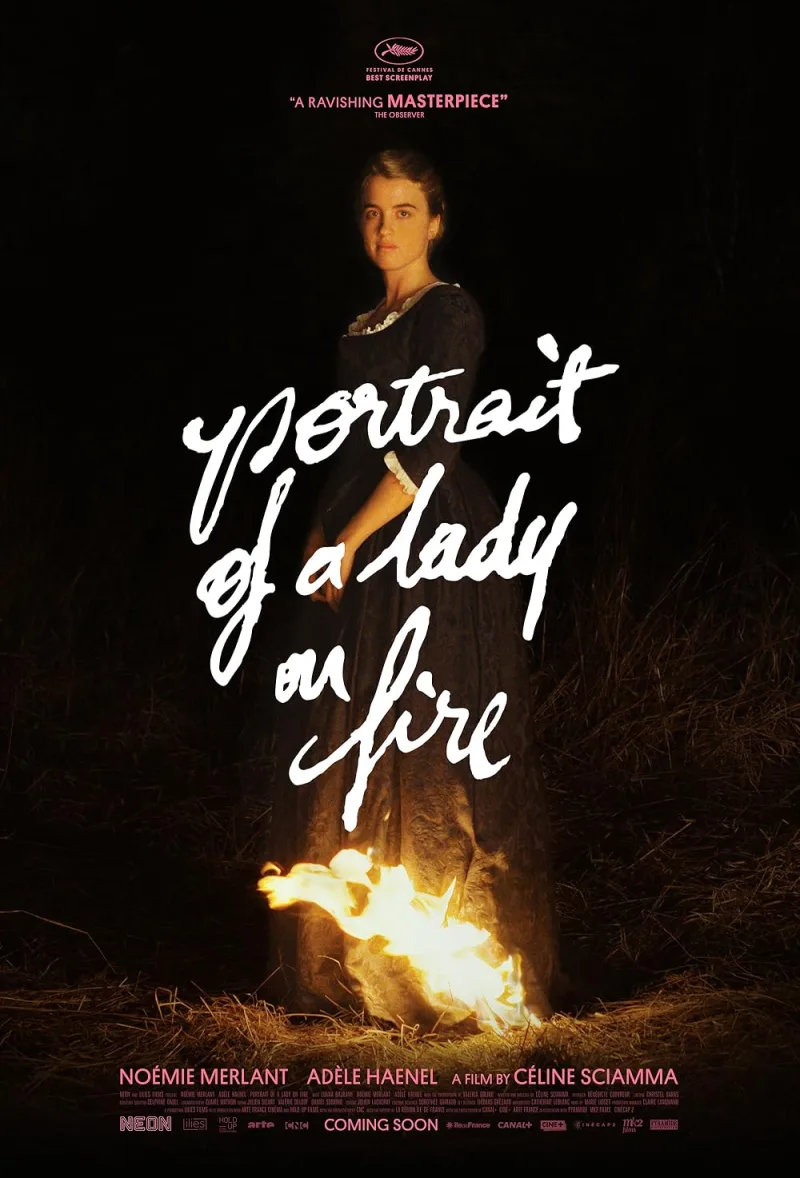Αφίσα της ταινίας Portrait of a Lady on Fire με γυναίκα σε σκοτεινό φόντο και φωτιά στο κάτω μέρος.