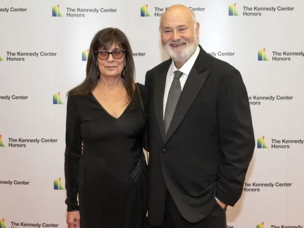 Ο σκηνοθέτης Rob Reiner και η σύζυγός του Michele Reiner σε κοινή τους εμφάνιση.