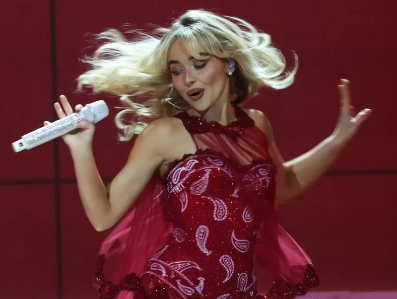 sabrina_carpenter