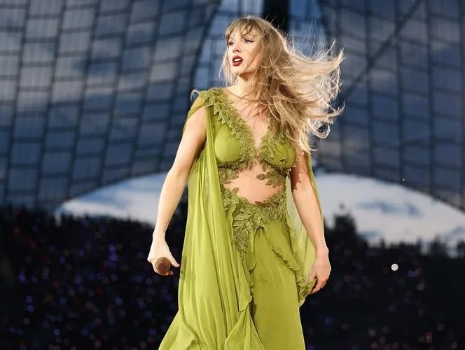 Η Taylor Swift σε φωτογραφία από τον επίσημο λογαριασμό της στο Instagram για την περιοδεία Eras Tour.