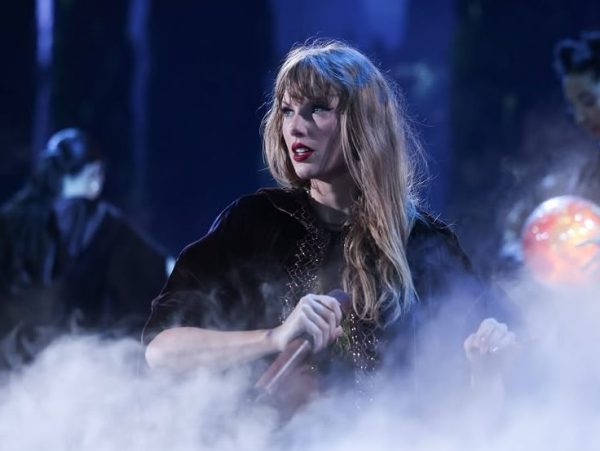 Taylor Swift: Πώς ξόδεψε τα αστρονομικά έσοδα της περιοδείας Eras Tour