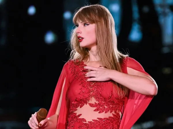 Η Taylor Swift σε φωτογραφία από το Instagram, με αφορμή τις μεγάλες φιλανθρωπικές δωρεές της για τα Χριστούγεννα.