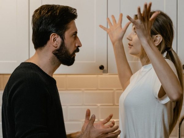 Πρωταθλητές στα νεύρα: Τα 4 ζώδια που τσακώνονται για τα πιο ασήμαντα πράγματα