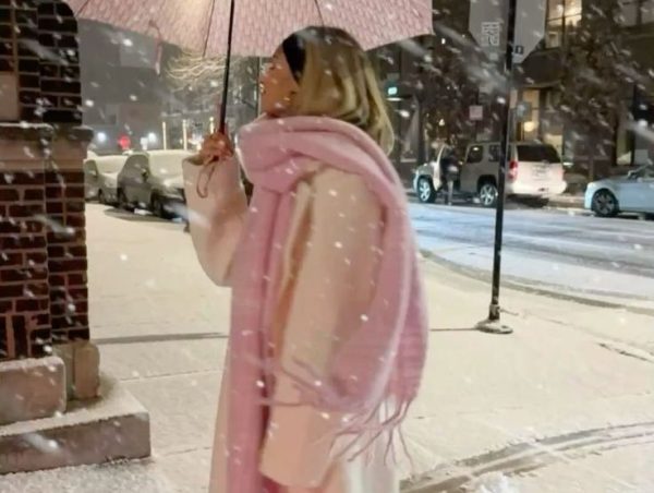 Coquette winter: Έτσι θα υιοθετήσεις την πιο girly τάση μέσα στις γιορτές