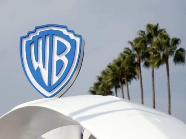 Επανάσταση στο Hollywood: Joaquin Phoenix και 1.000 ακόμα επώνυμοι κηρύσσουν «πόλεμο» απέναντι στη συγχώνευση Paramount και Warner Bros