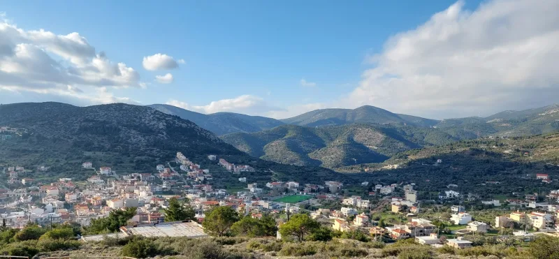 Πρωτοχρονιά στη φύση: 6 μέρη κοντά στην Αθήνα για να πεις «καλή χρονιά» με θέα βουνά και λίμνες